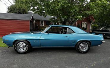 Chevrolet-Camaro-1969-Azure-Turquoise-Black-Standard-Interior