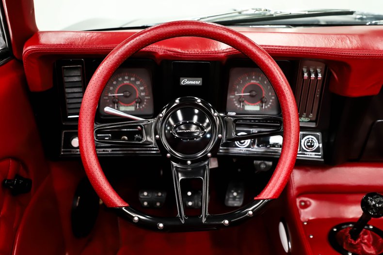 Chevrolet-Camaro-1969-Charcoal-Gray-Red-22