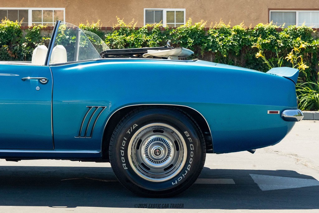 Chevrolet-Camaro-1969-Convertible-4