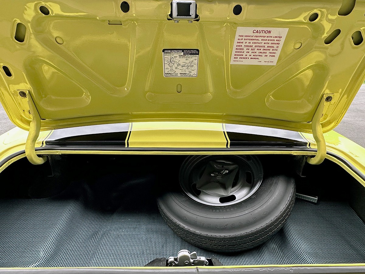 Chevrolet-Camaro-1969-Coupe-15