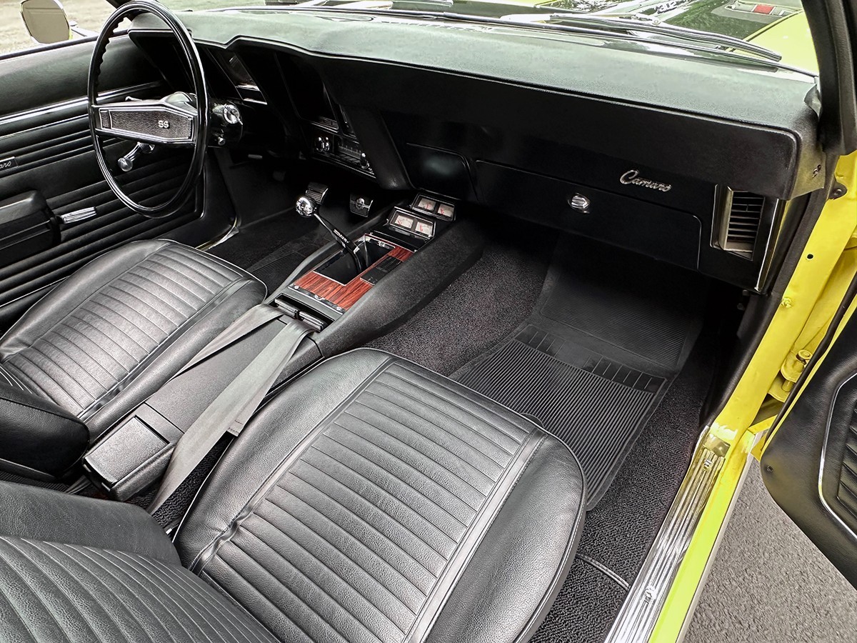 Chevrolet-Camaro-1969-Coupe-32