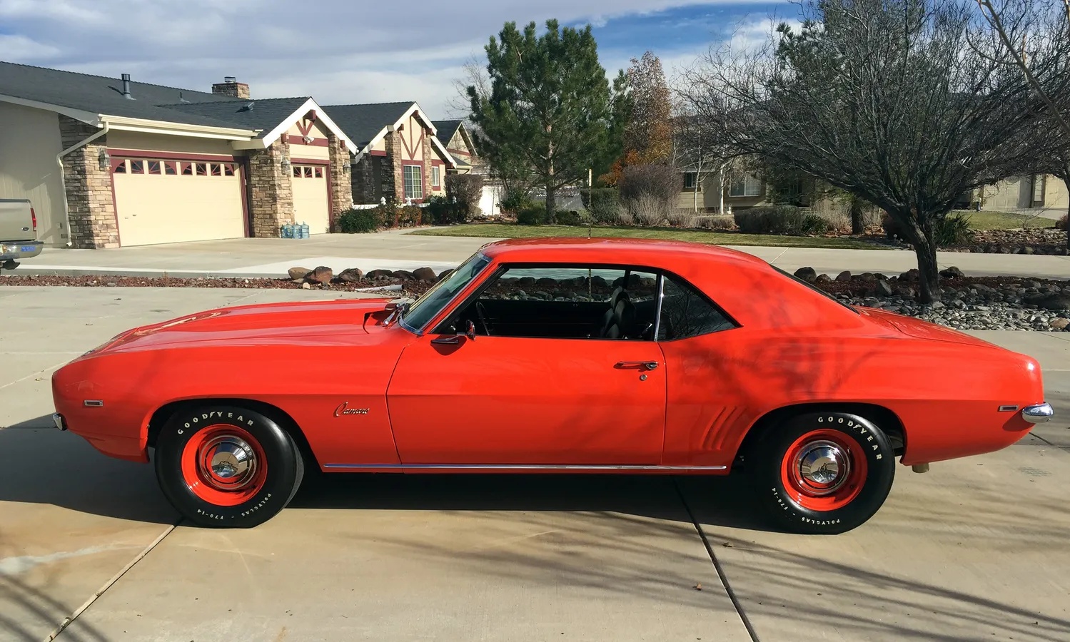 Chevrolet-Camaro-1969-Hugger-Orange-Black-2