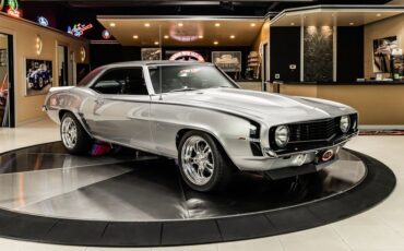 Chevrolet-Camaro-1969-Silver-Black-1