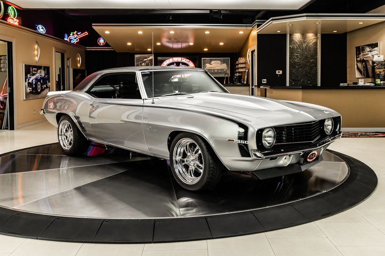 Chevrolet-Camaro-1969-Silver-Black-1