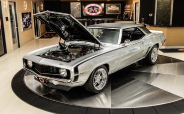 Chevrolet-Camaro-1969-Silver-Black-17