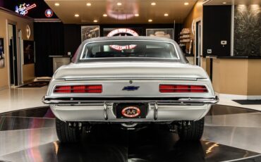Chevrolet-Camaro-1969-Silver-Black-23