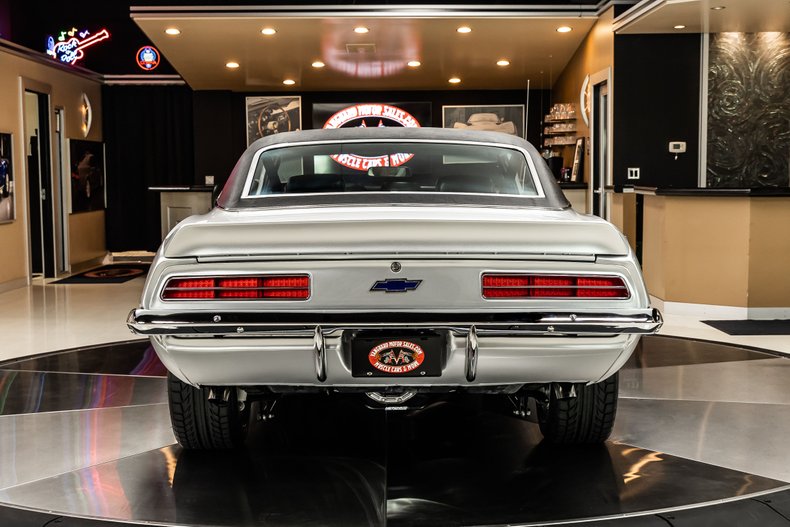 Chevrolet-Camaro-1969-Silver-Black-23