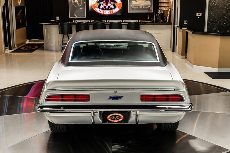Chevrolet-Camaro-1969-Silver-Black-24