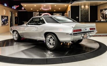 Chevrolet-Camaro-1969-Silver-Black-25