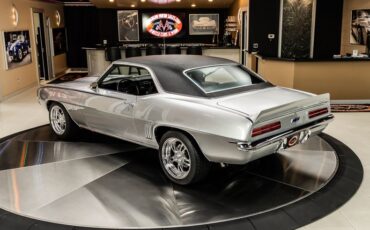 Chevrolet-Camaro-1969-Silver-Black-26