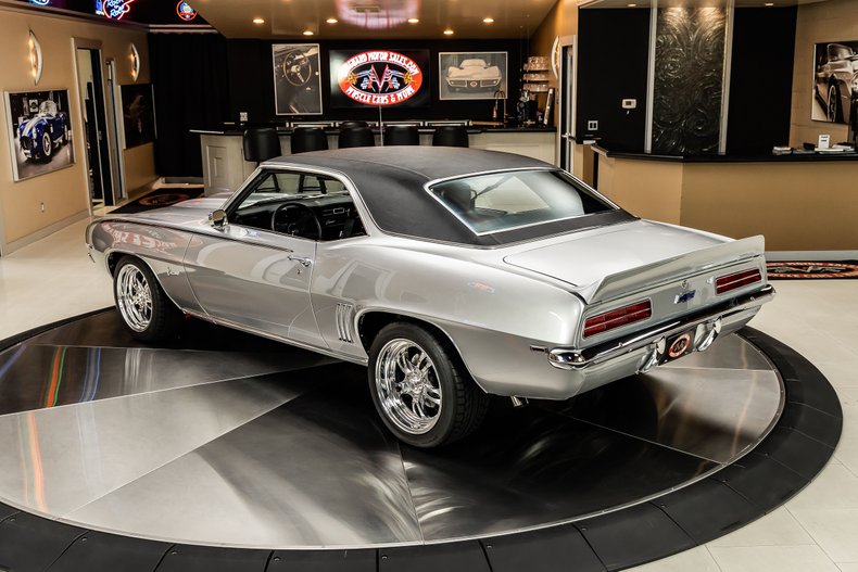 Chevrolet-Camaro-1969-Silver-Black-26