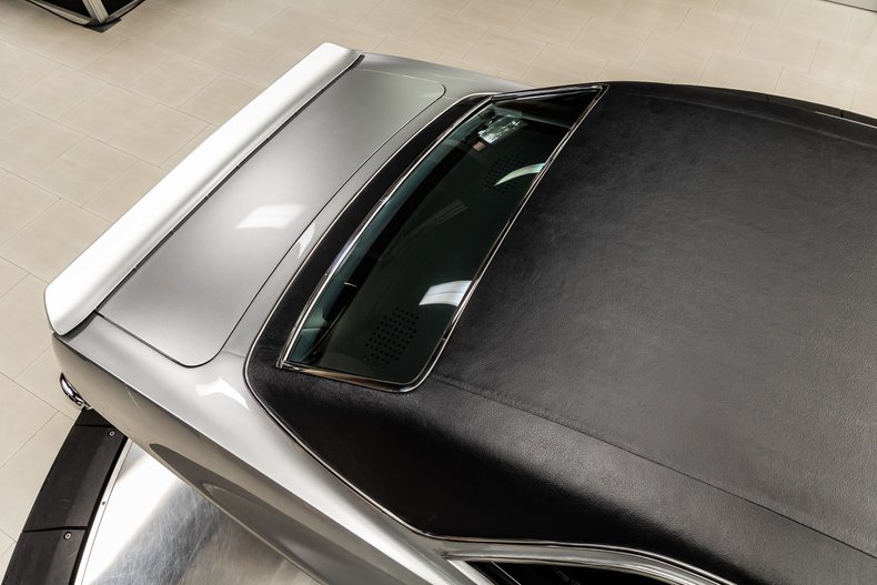 Chevrolet-Camaro-1969-Silver-Black-28