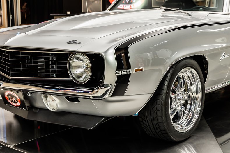 Chevrolet-Camaro-1969-Silver-Black-31