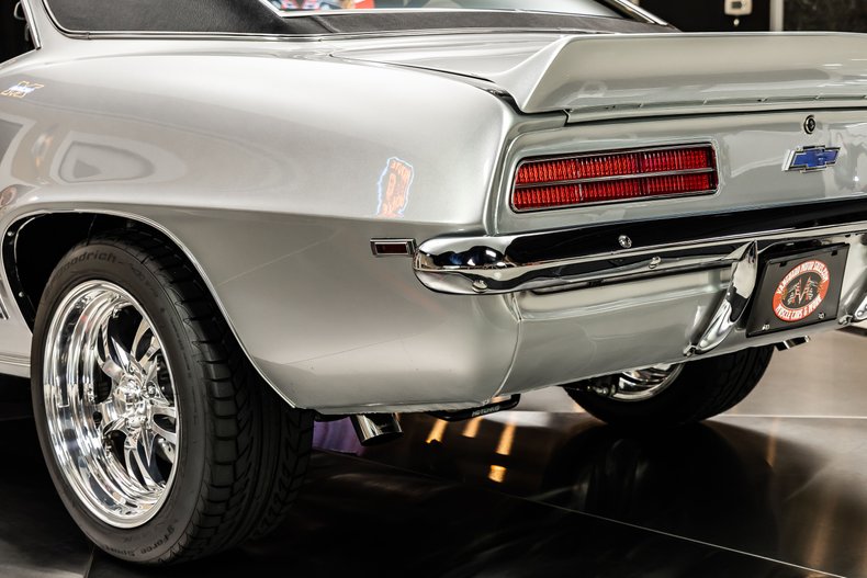 Chevrolet-Camaro-1969-Silver-Black-34