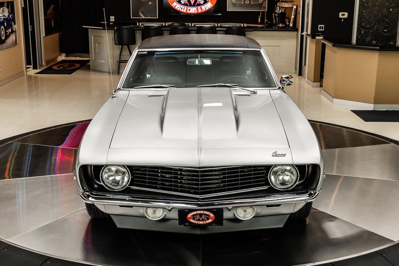Chevrolet-Camaro-1969-Silver-Black-46