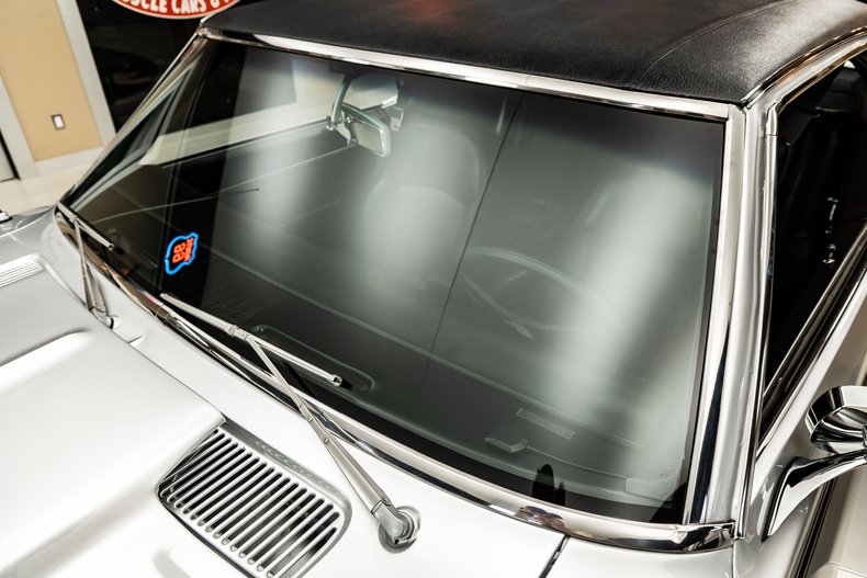 Chevrolet-Camaro-1969-Silver-Black-47