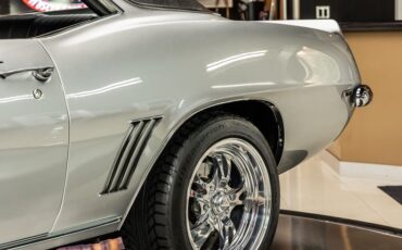 Chevrolet-Camaro-1969-Silver-Black-48