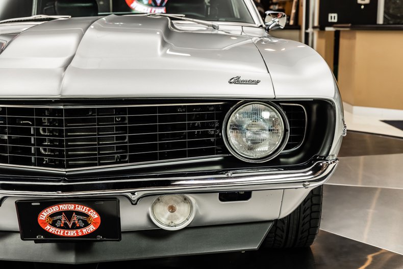 Chevrolet-Camaro-1969-Silver-Black-7