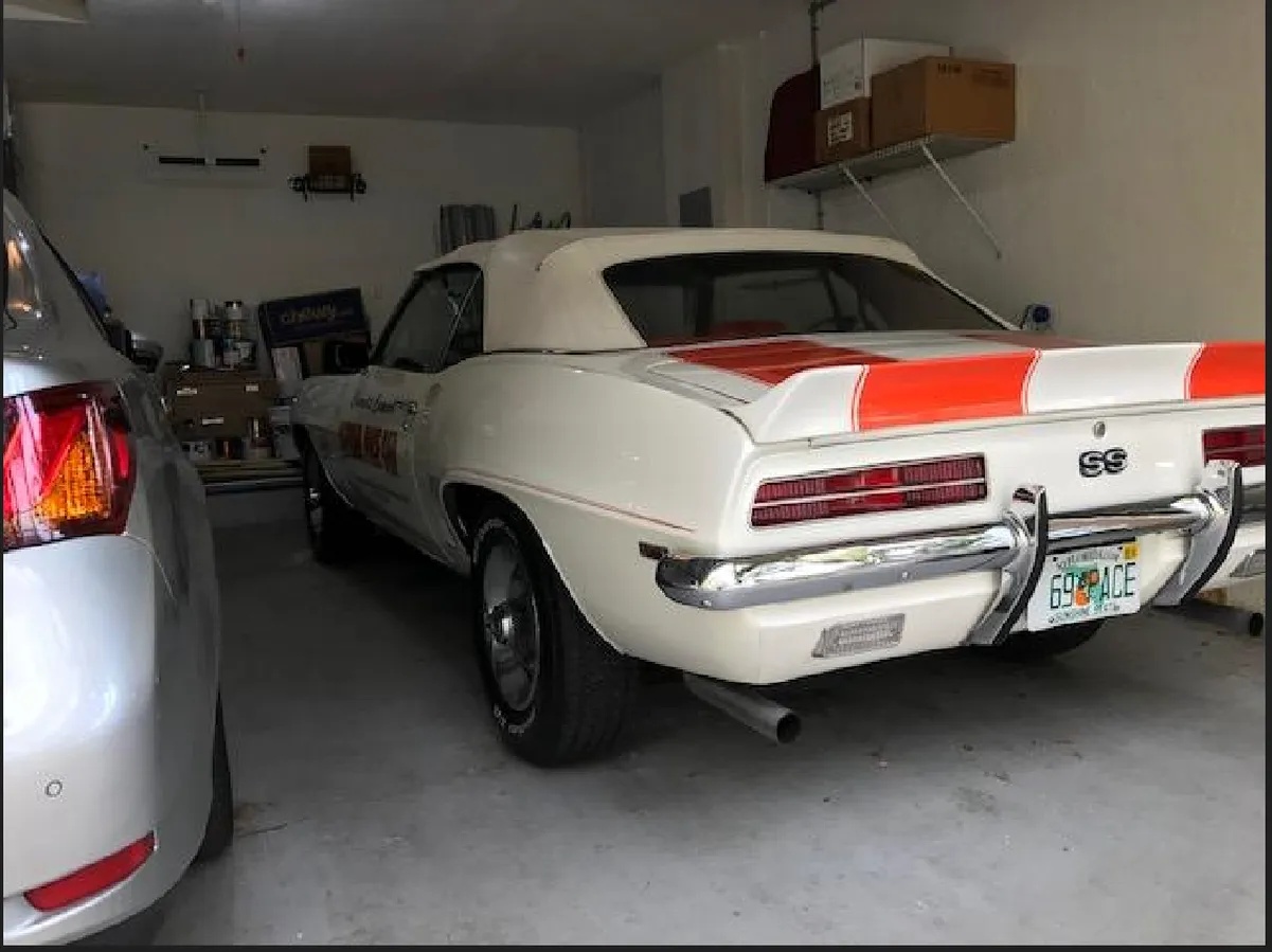 Chevrolet-Camaro-1969-White-Orange-2