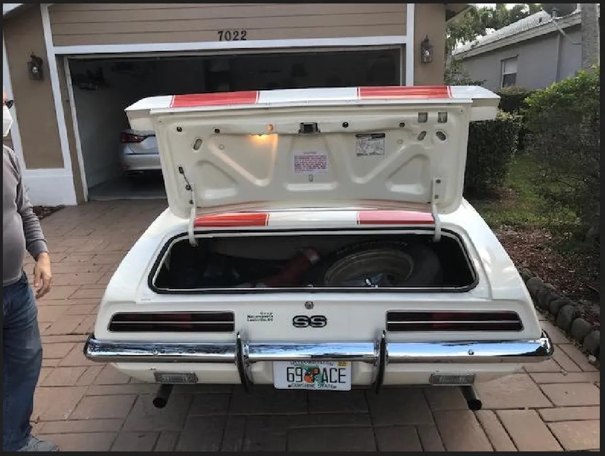 Chevrolet-Camaro-1969-White-Orange-4