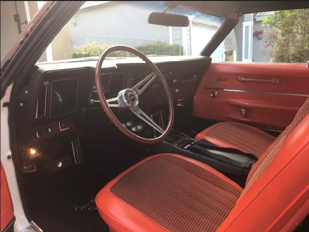 Chevrolet-Camaro-1969-White-Orange