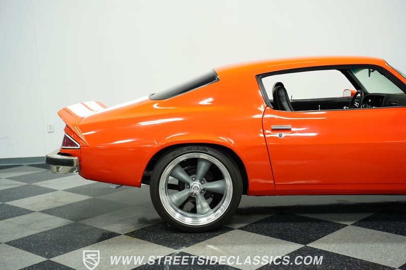 Chevrolet-Camaro-1974-Hugger-Orange-Black-16