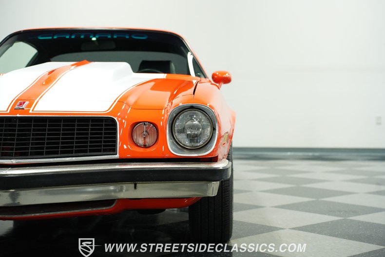 Chevrolet-Camaro-1974-Hugger-Orange-Black-32