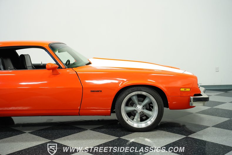 Chevrolet-Camaro-1974-Hugger-Orange-Black-33