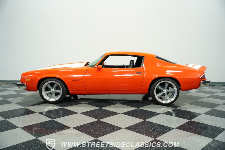 Chevrolet-Camaro-1974-Hugger-Orange-Black