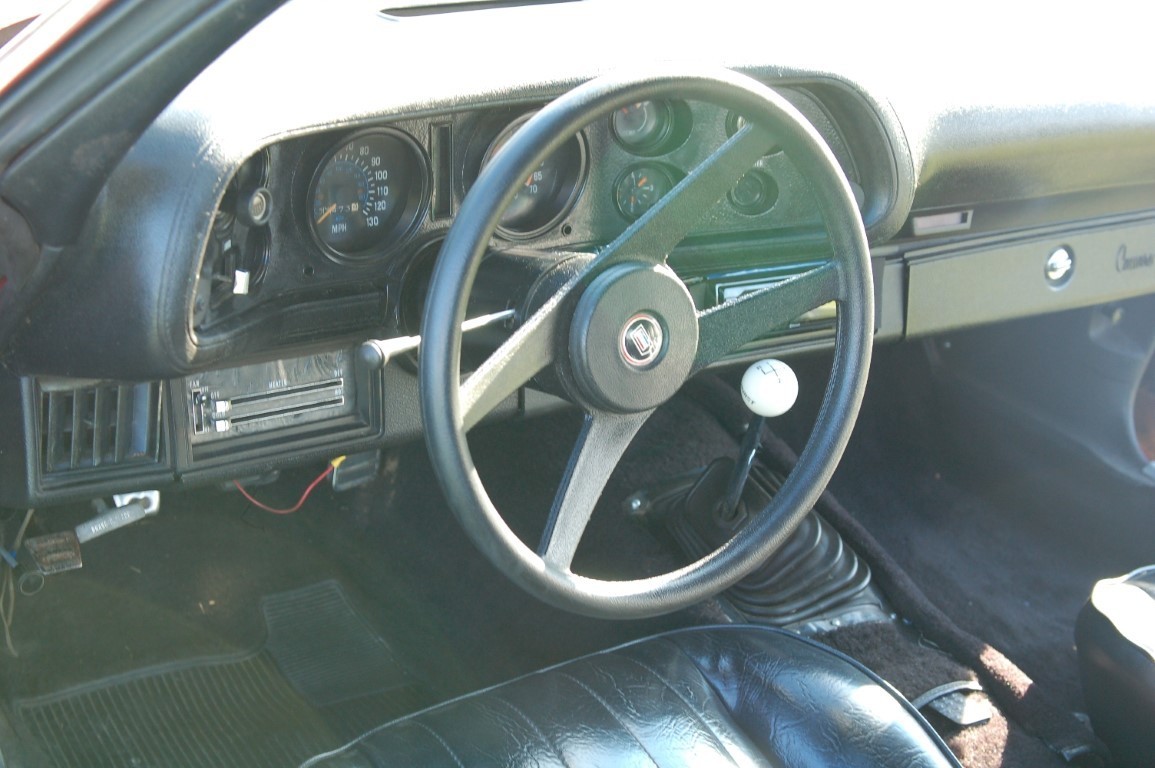 Chevrolet-Camaro-1975-Coupe-13