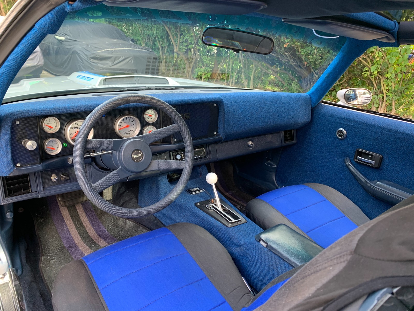 Chevrolet-Camaro-1981-Coupe-10