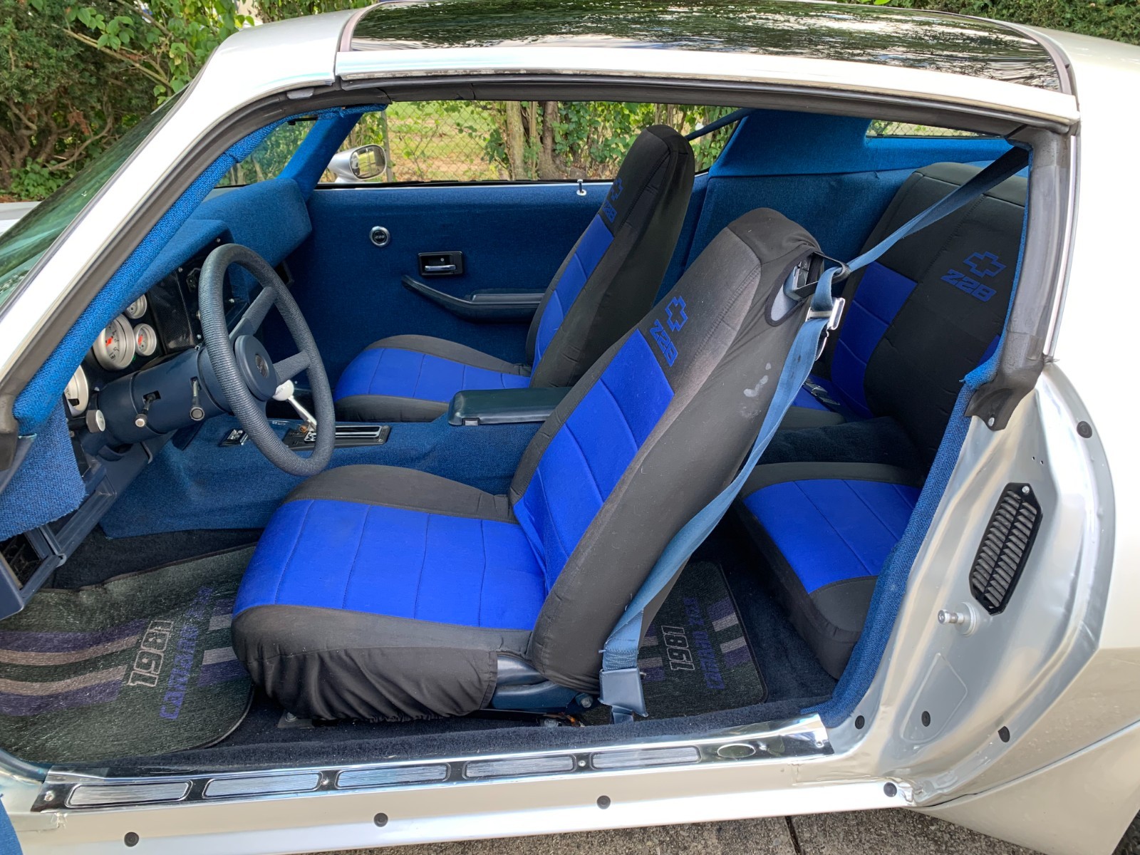 Chevrolet-Camaro-1981-Coupe-11