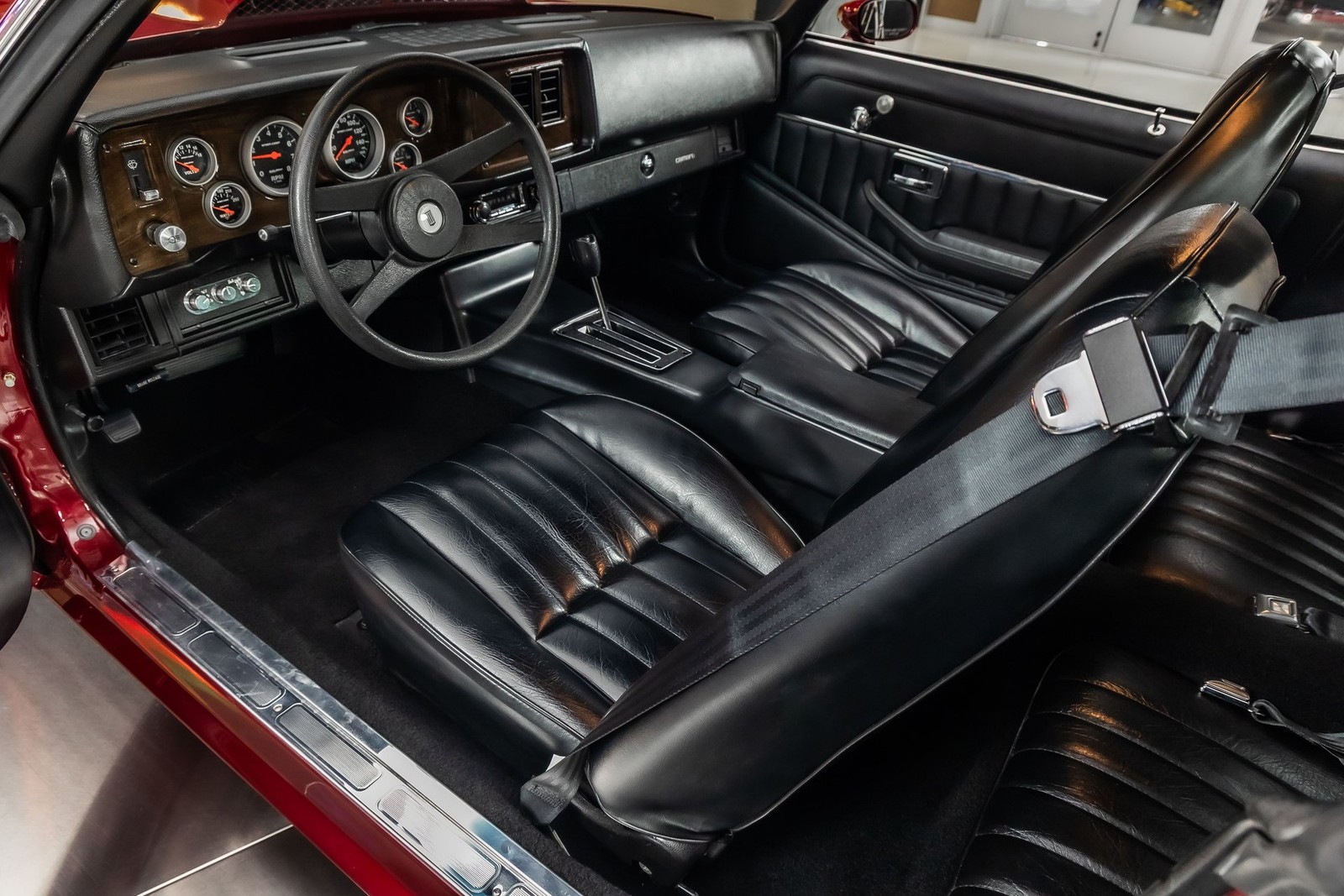Chevrolet-Camaro-1981-Coupe-2