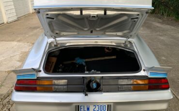 Chevrolet-Camaro-1981-Coupe-9