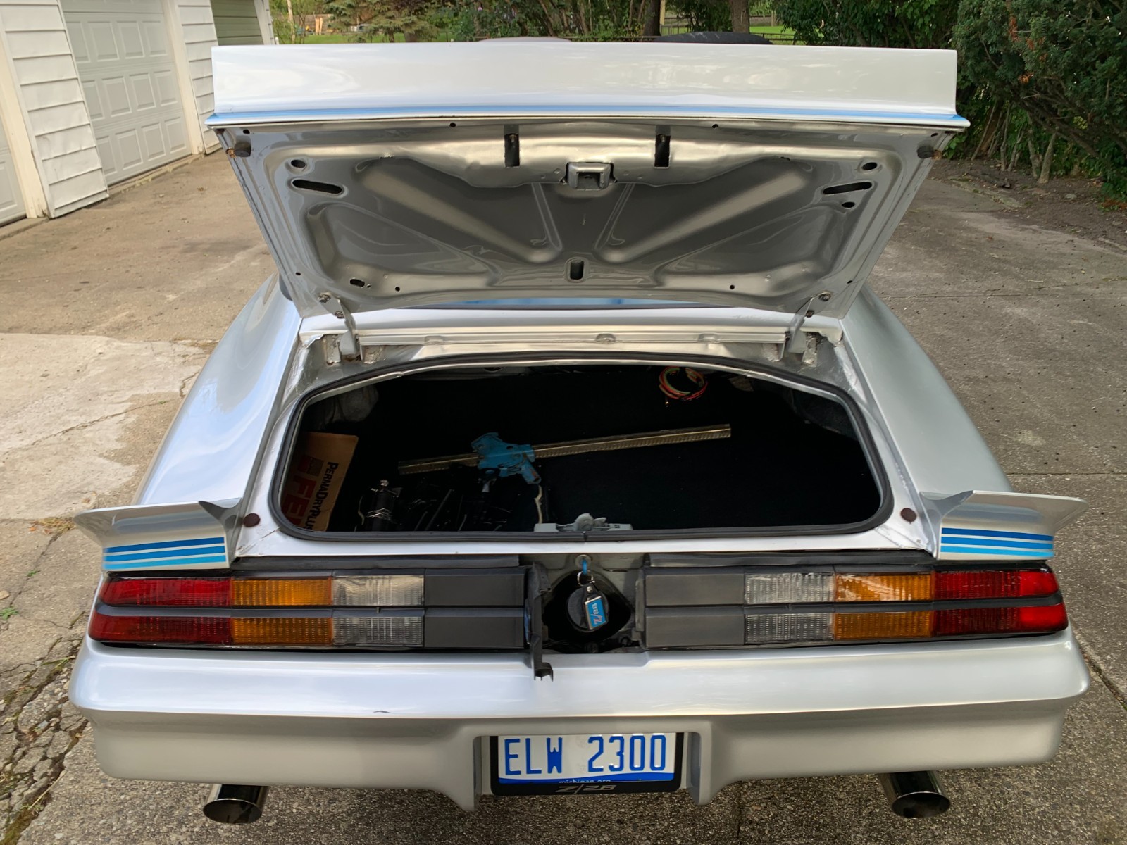 Chevrolet-Camaro-1981-Coupe-9