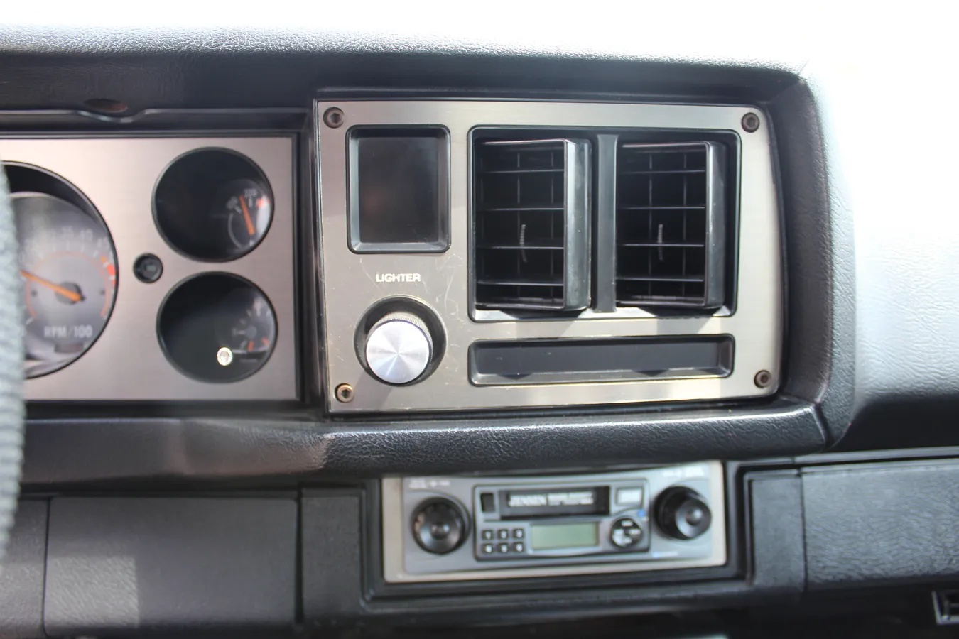 Chevrolet-Camaro-1981-Silver-Black-15