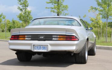 Chevrolet-Camaro-1981-Silver-Black-19