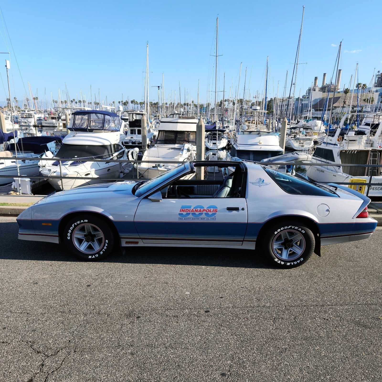 Chevrolet-Camaro-1982-Coupe