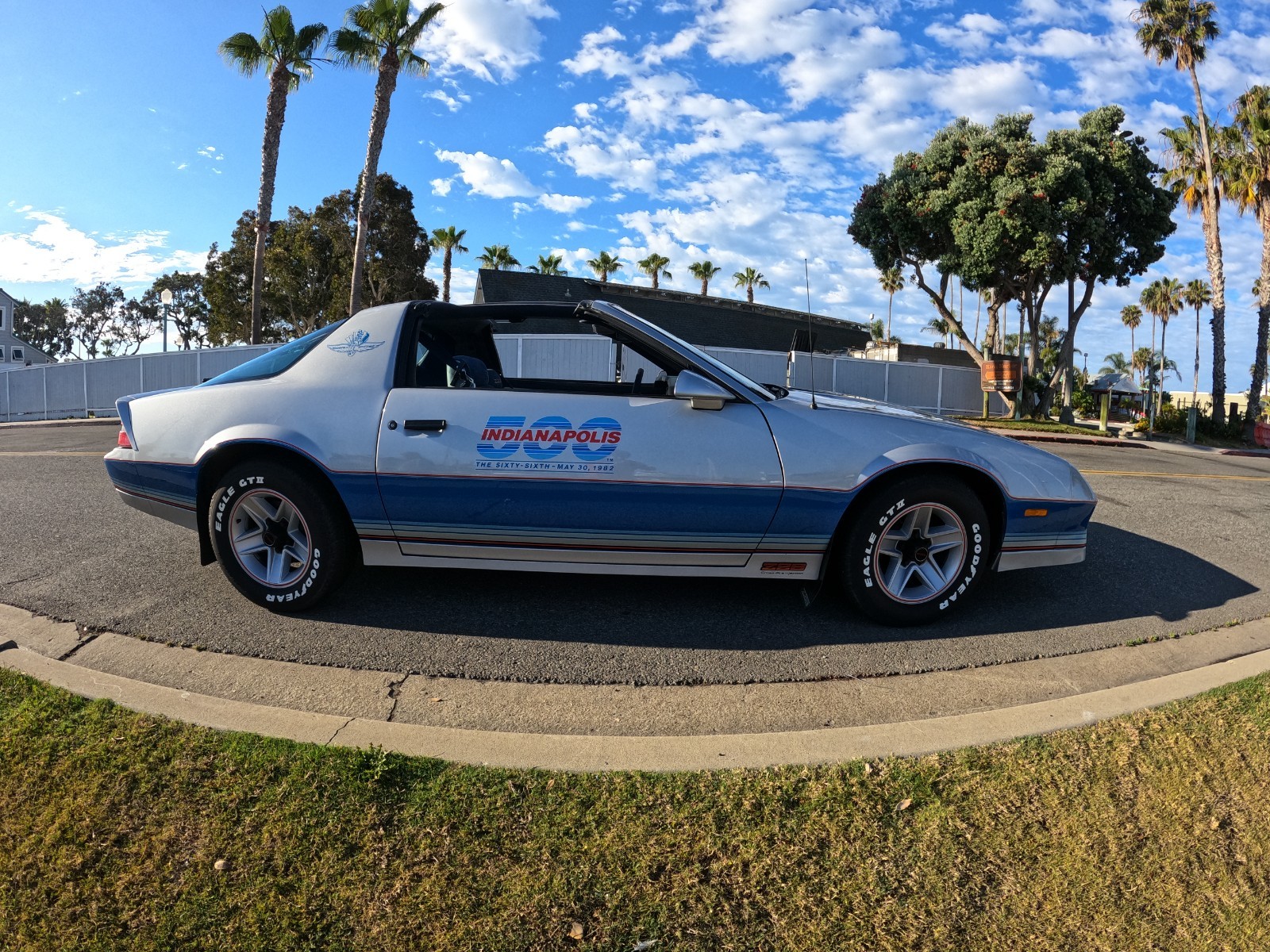 Chevrolet-Camaro-1982-Coupe-9