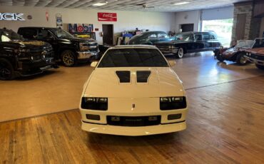 Chevrolet-Camaro-1986-Coupe-1