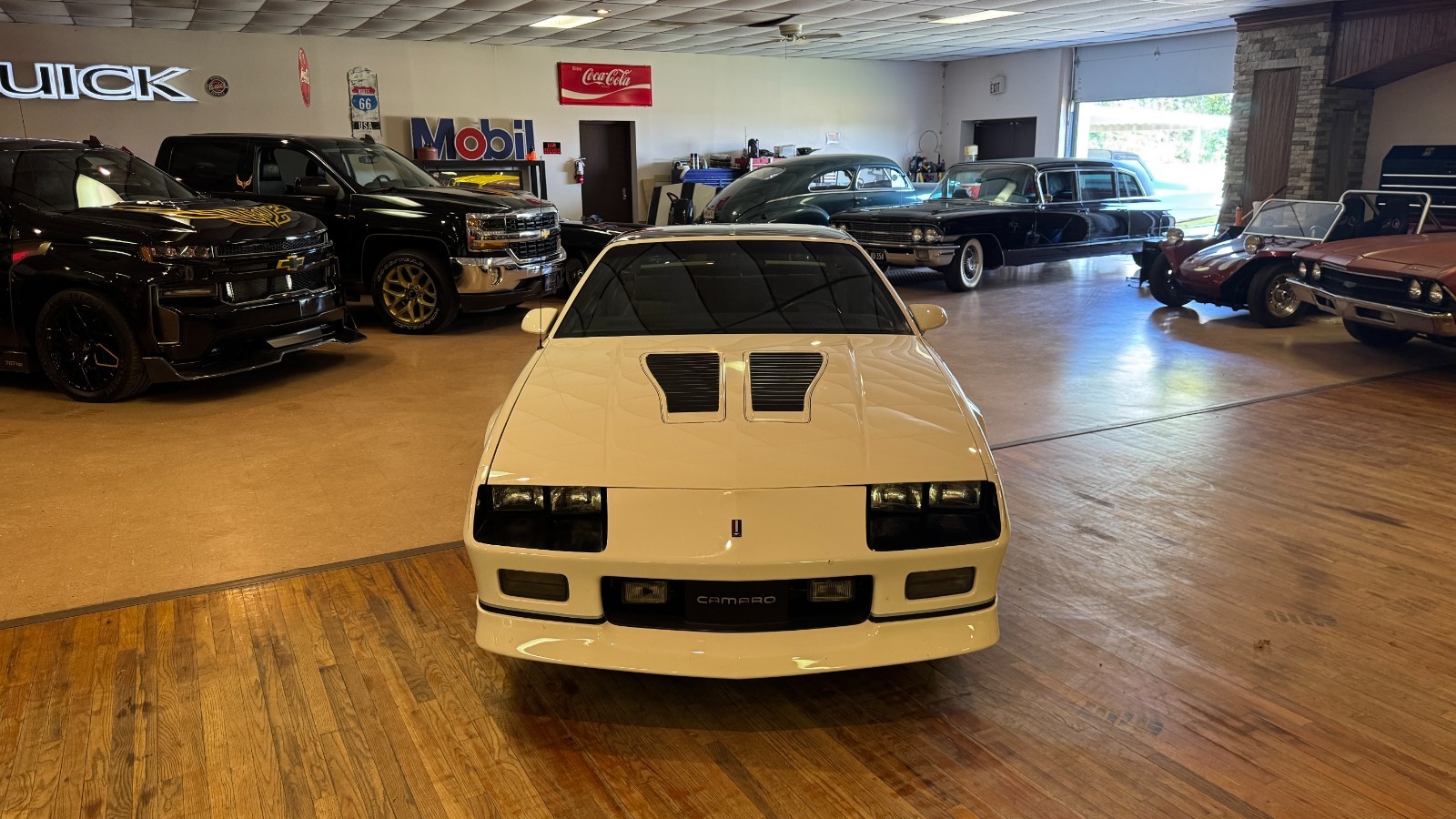 Chevrolet-Camaro-1986-Coupe-1