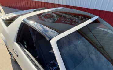 Chevrolet-Camaro-1986-Coupe-12