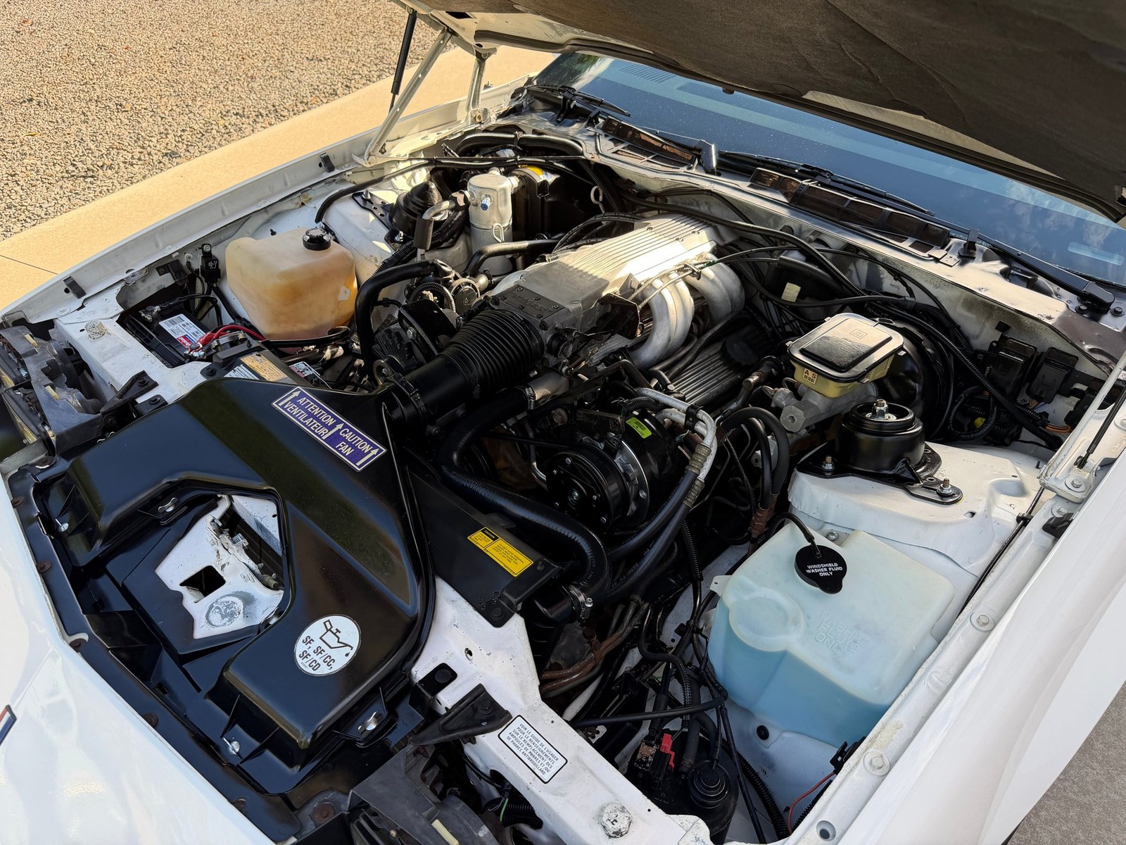Chevrolet-Camaro-1986-Coupe-16