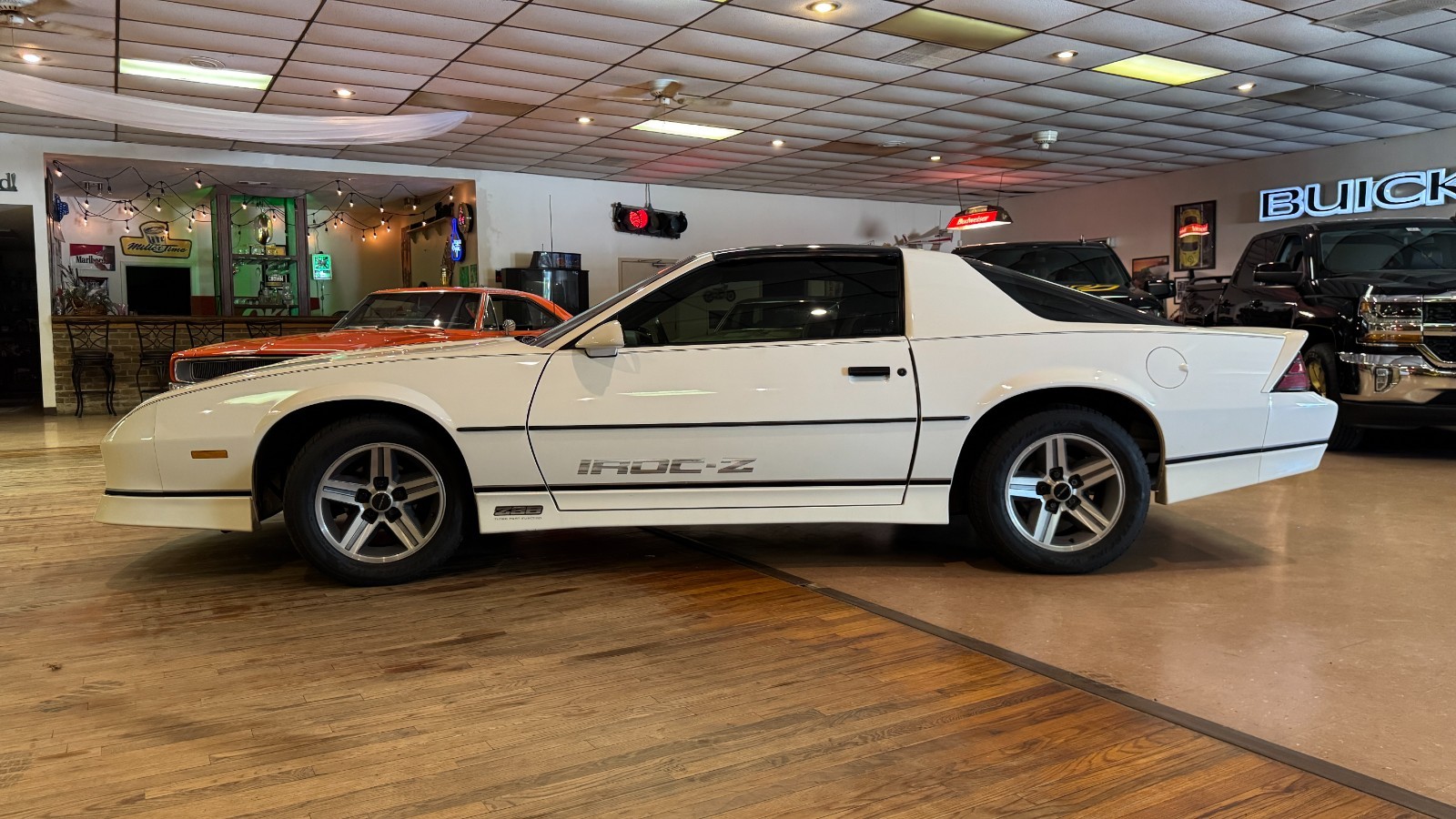 Chevrolet-Camaro-1986-Coupe-2