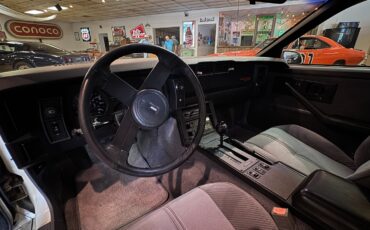 Chevrolet-Camaro-1986-Coupe-20