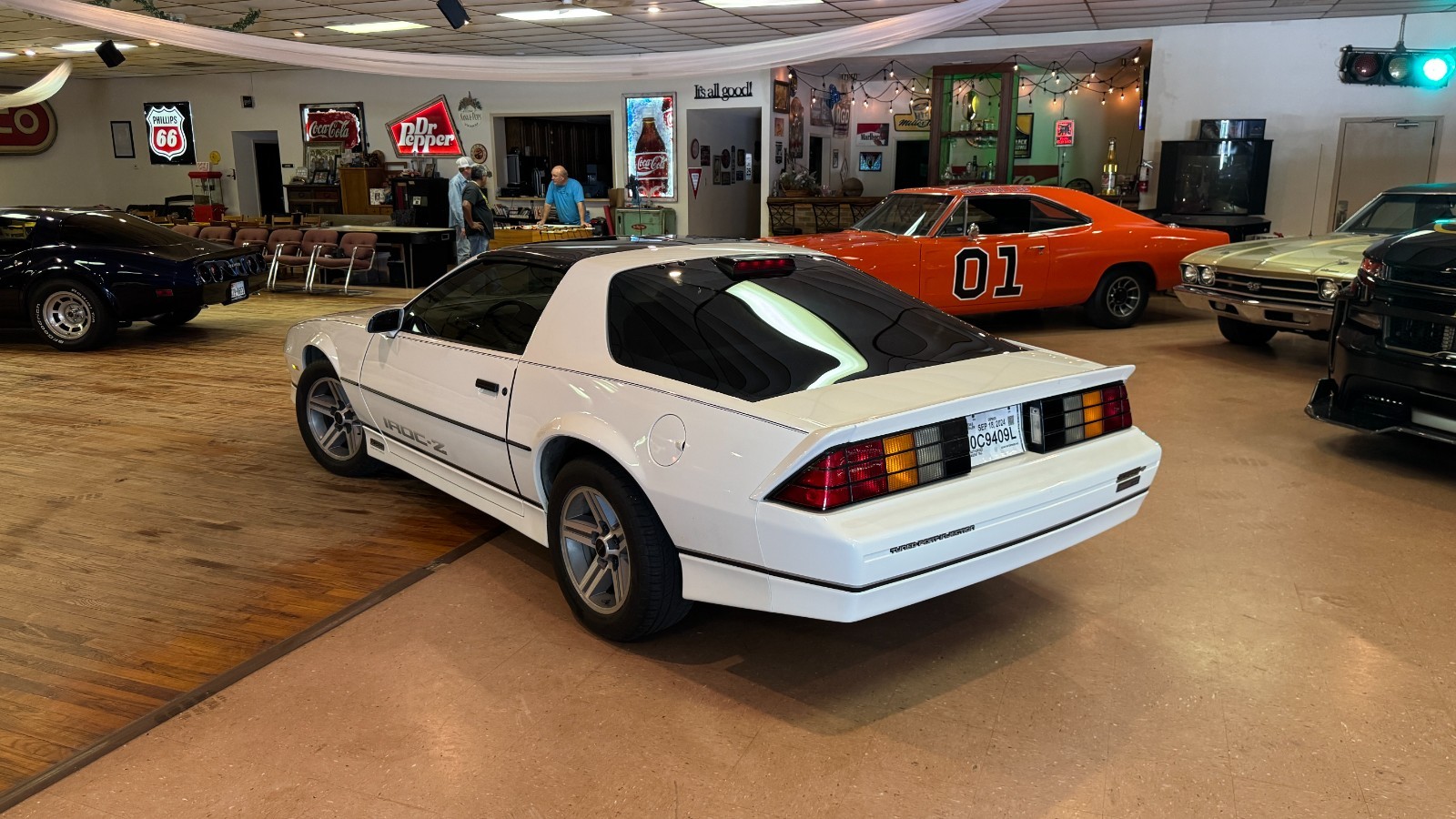 Chevrolet-Camaro-1986-Coupe-4