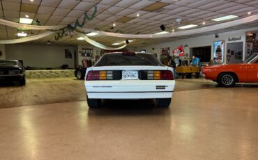 Chevrolet-Camaro-1986-Coupe-5