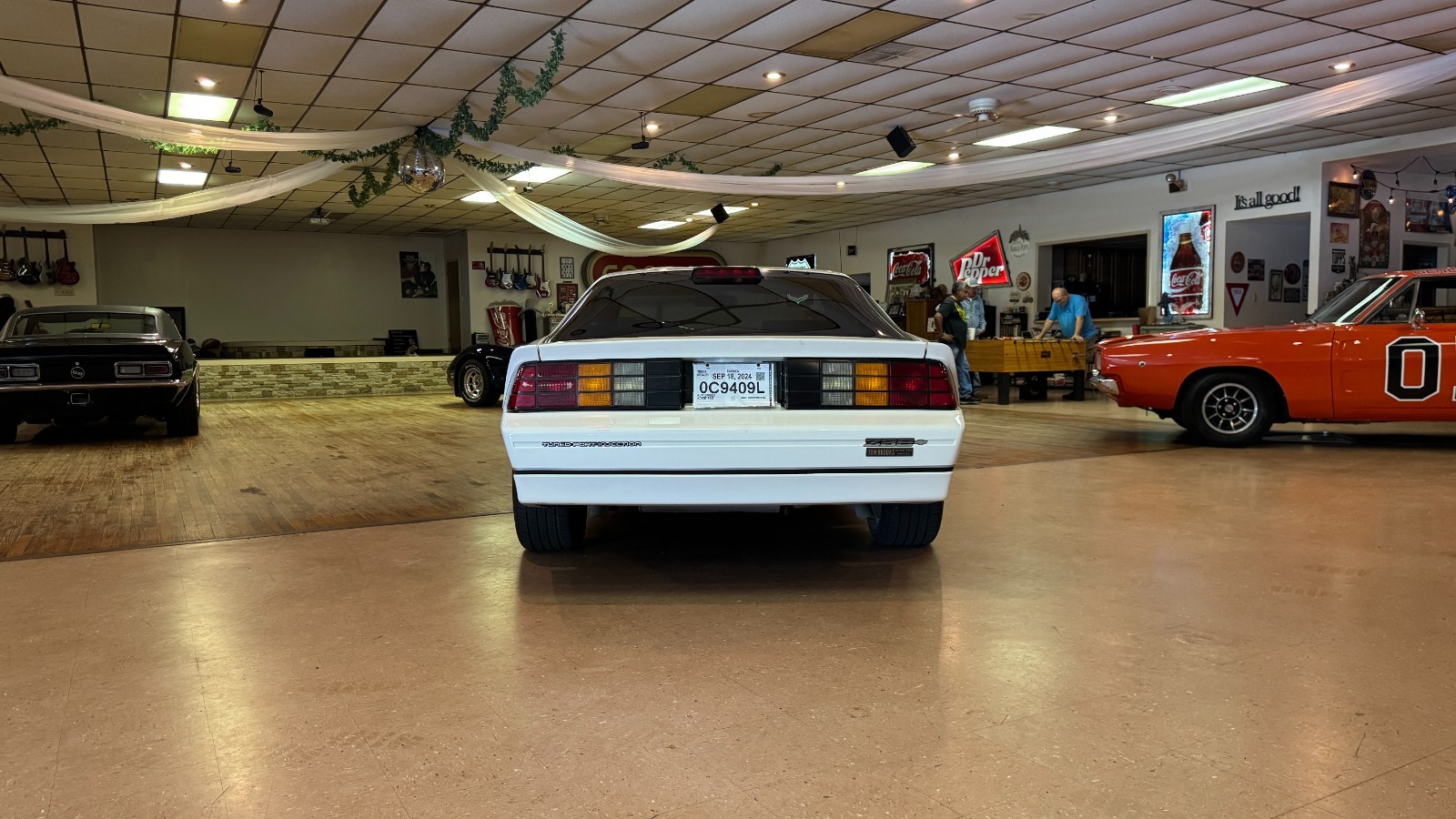 Chevrolet-Camaro-1986-Coupe-5