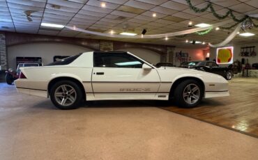 Chevrolet-Camaro-1986-Coupe-8