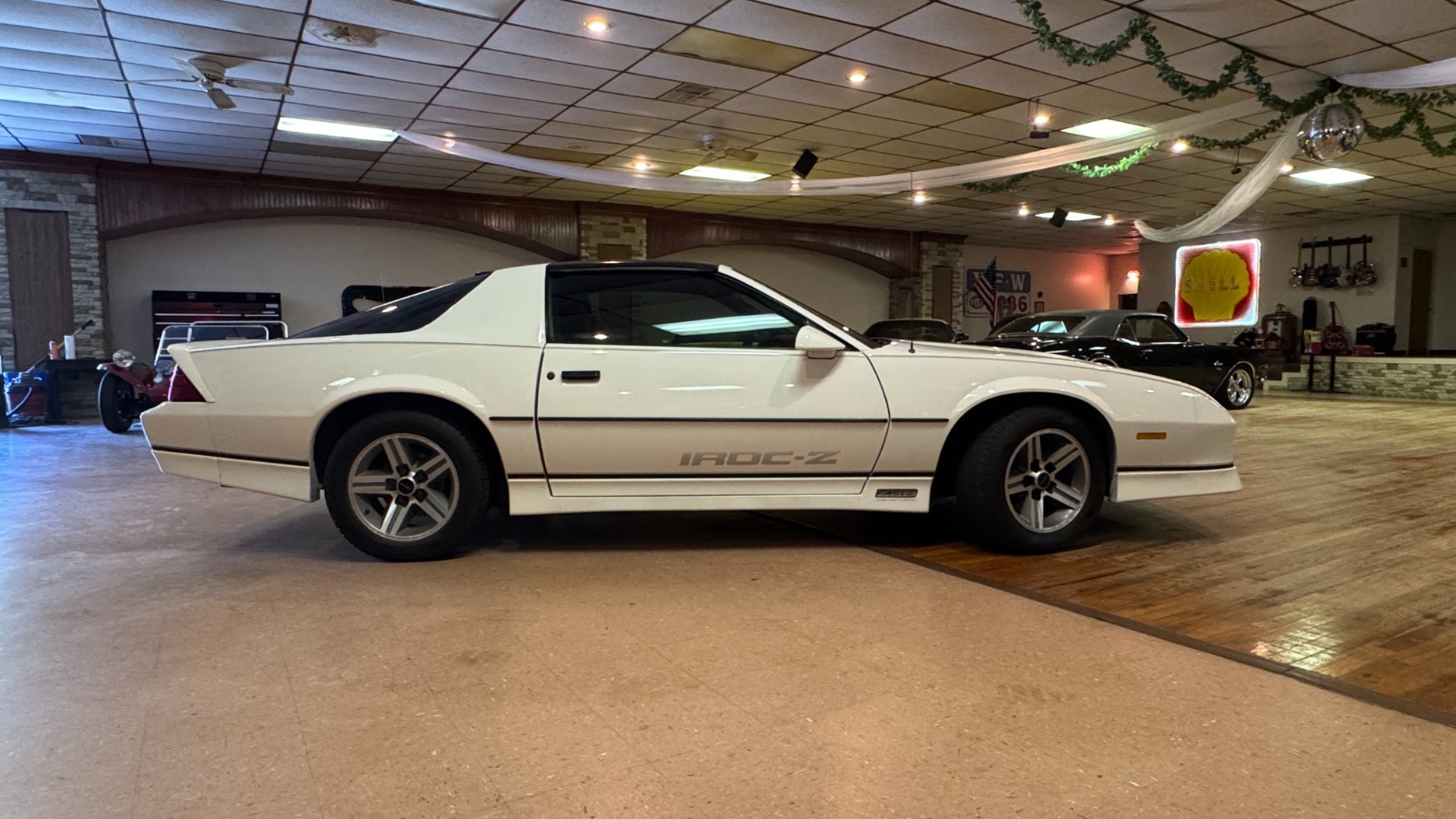 Chevrolet-Camaro-1986-Coupe-8